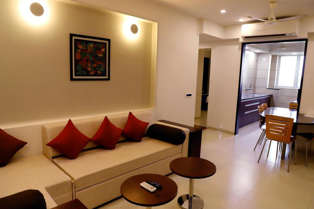 Quality Inn Patria Suites, Rajkot Exteriör bild