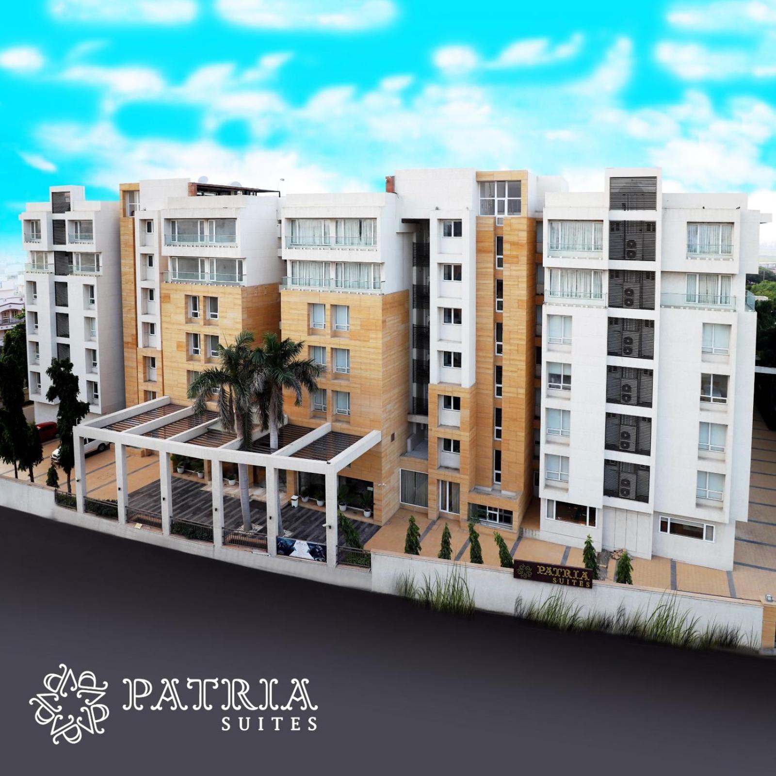 Quality Inn Patria Suites, Rajkot Exteriör bild