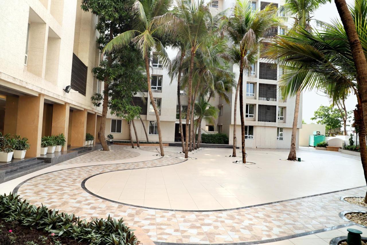 Quality Inn Patria Suites, Rajkot Exteriör bild