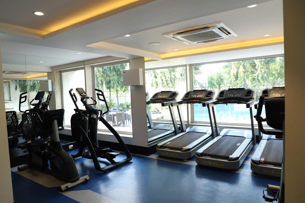 Quality Inn Patria Suites, Rajkot Exteriör bild