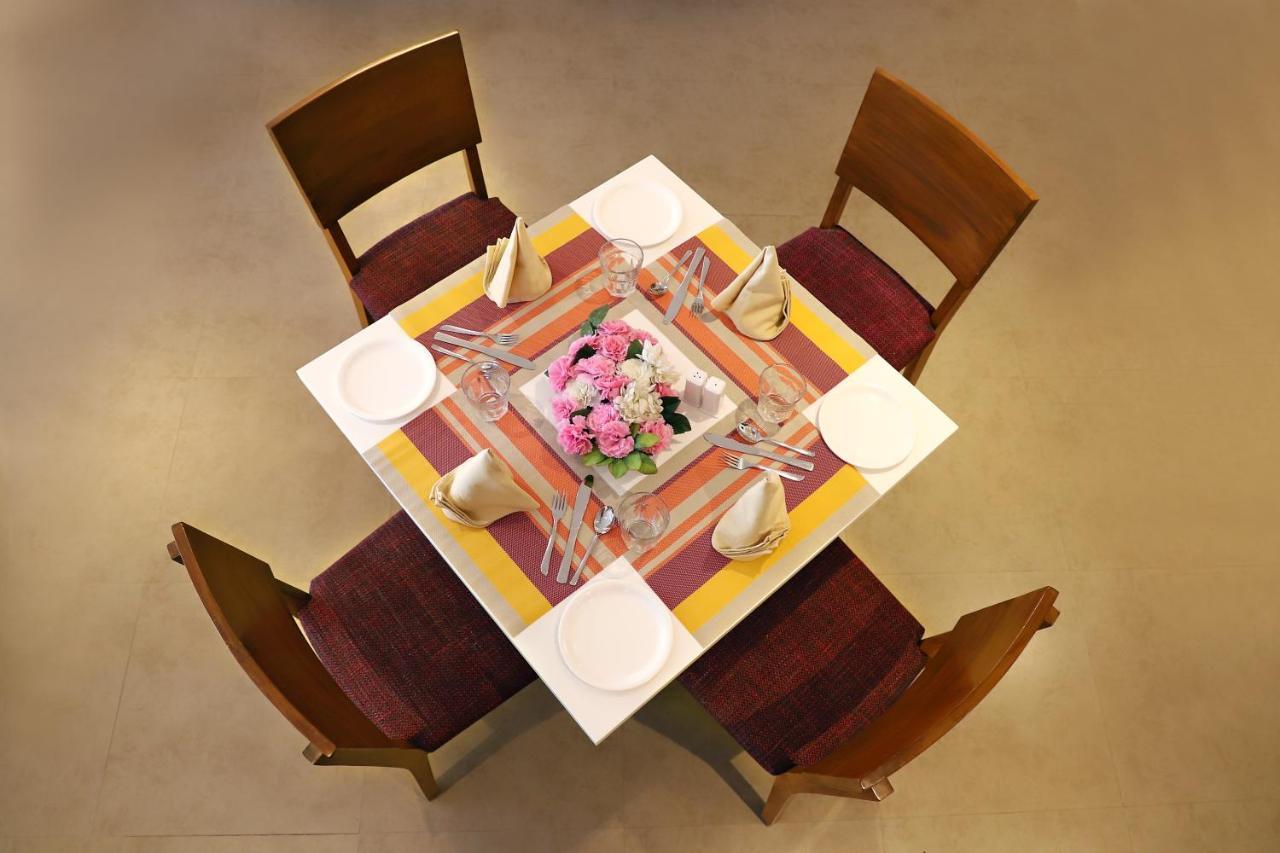 Quality Inn Patria Suites, Rajkot Exteriör bild