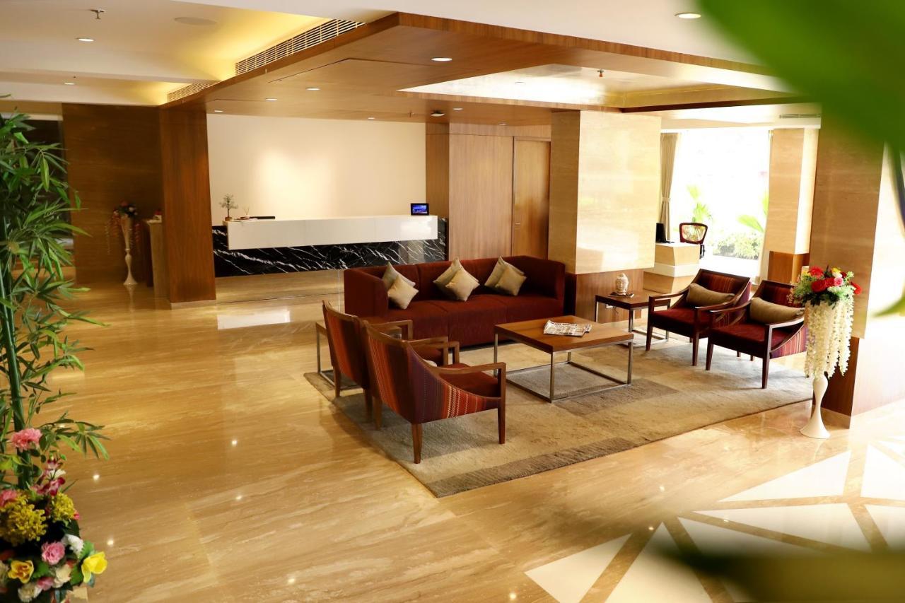 Quality Inn Patria Suites, Rajkot Exteriör bild
