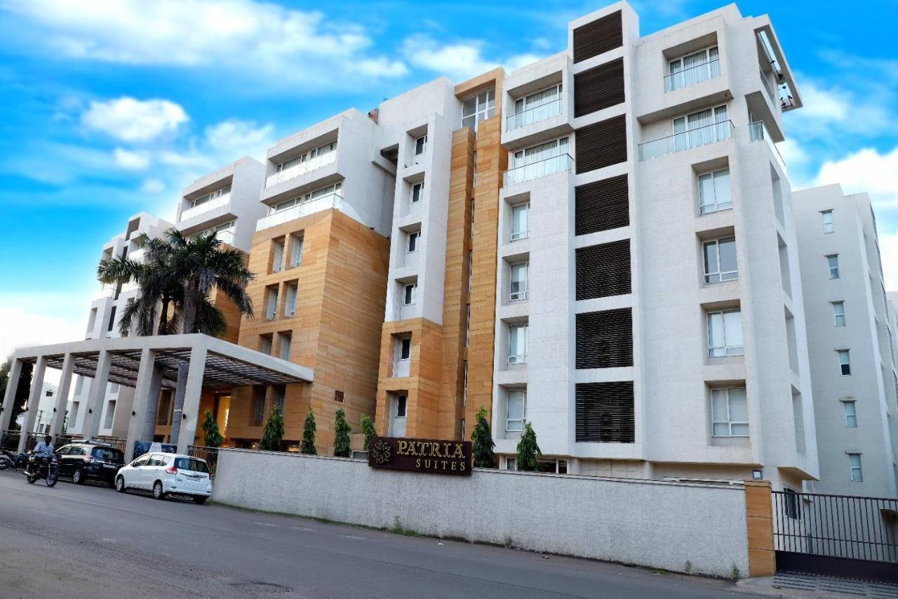 Quality Inn Patria Suites, Rajkot Exteriör bild